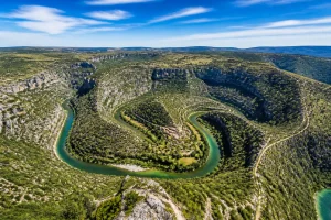 Le cirque de Navacelles : méandre spectaculaire de la Vis
